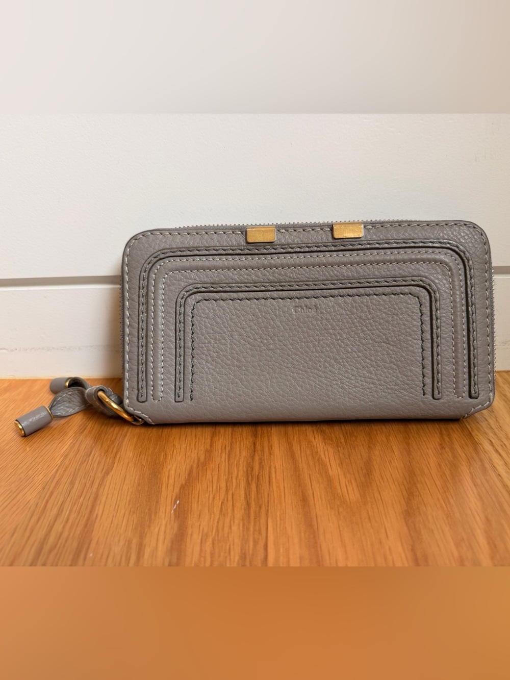 Chloé Marcie Cashmere Gray Pebbled Leather Zip Wallet with Gold Accents - Picture 2 of 11
